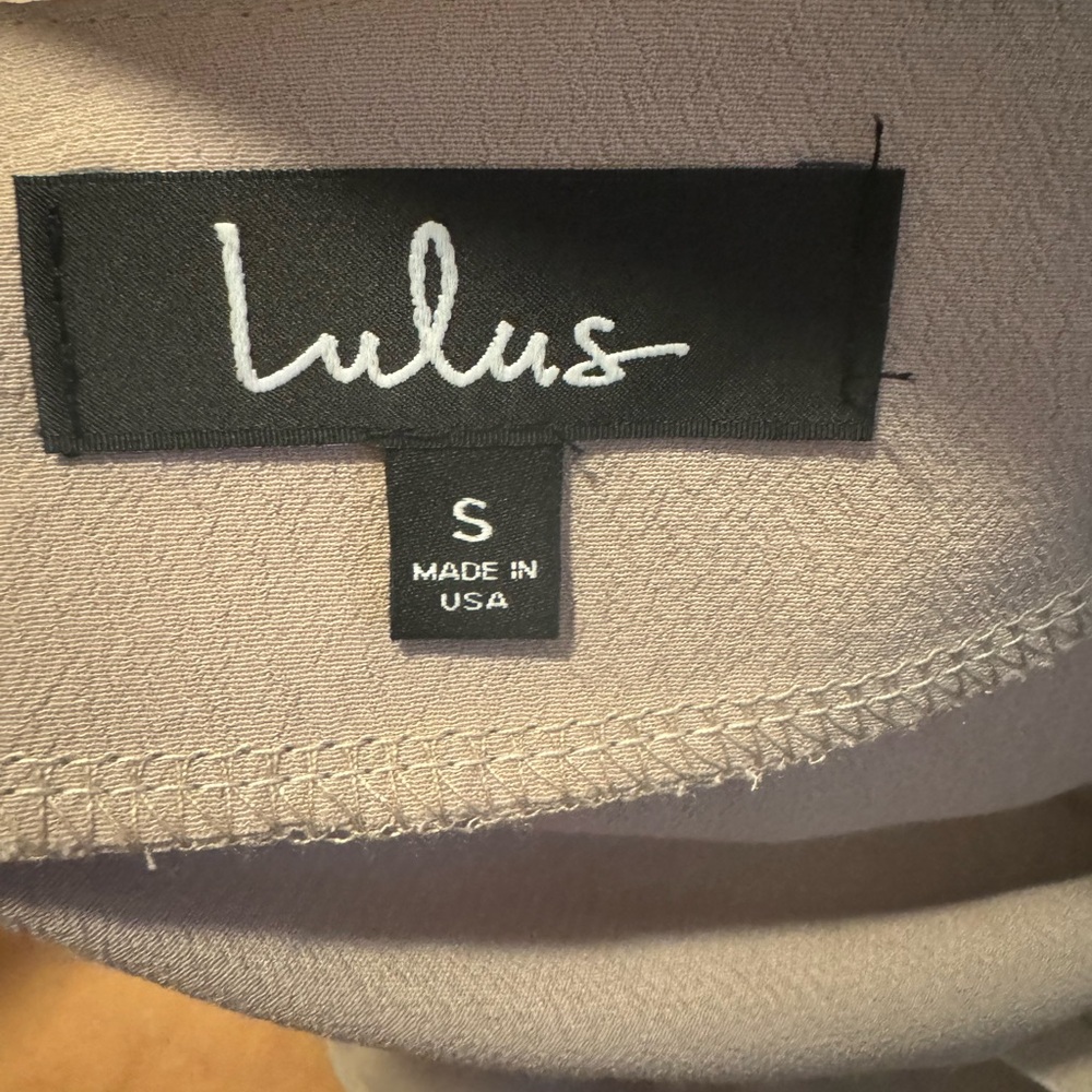 Lulus Women's Romper Beige Mauve NWT Small Angel Sleeves 100% Rayon - Picture 9 of 9